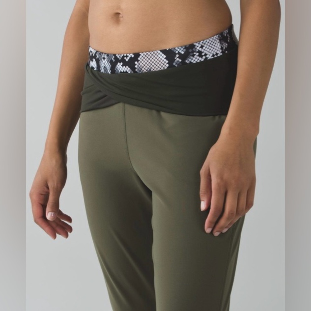 Lululemon Sunset Salutation Crop